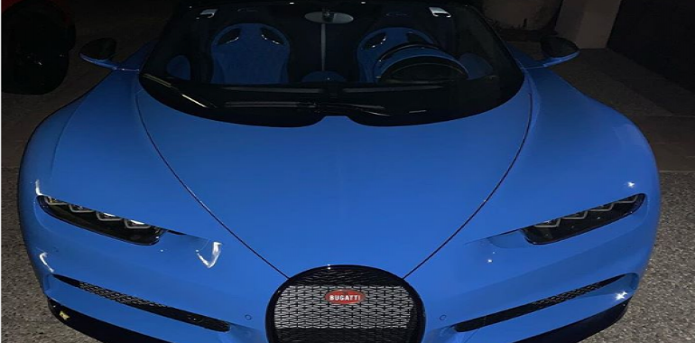 Canelo Álvarez presume su nuevo Bugatti de $50 millones