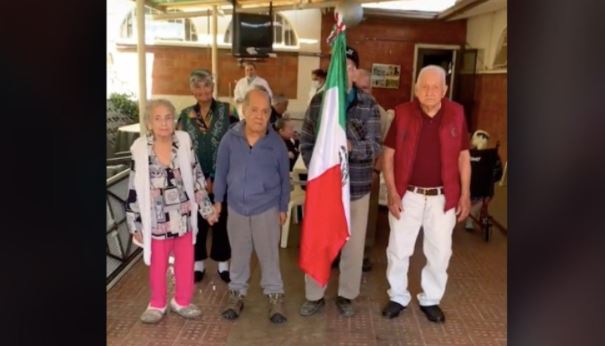 (VÍDEO) ¡Te hará el día! Abuelos hacen su escolta y no creerás cómo marcharon