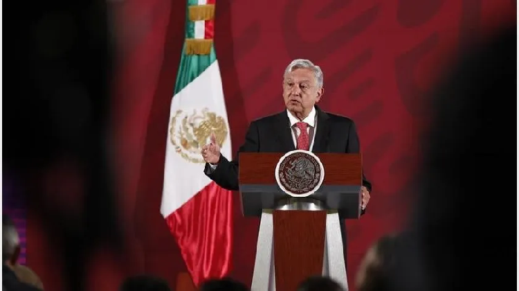 AMLO tendrá actos públicos modestos y reducirá giras por COVID-19