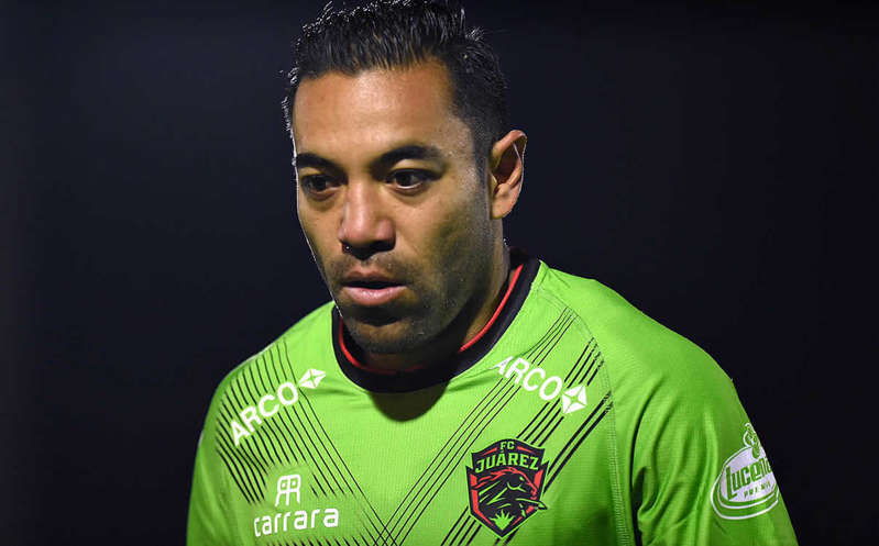 Sin equipo, Marco Fabián vende saludos en internet por mil pesos