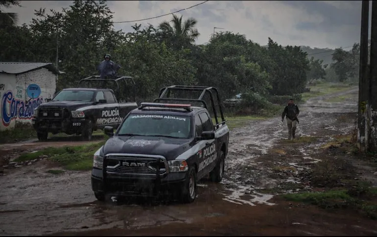 Encuentran cinco cuerpos en Ciudad Hidalgo, Michoacán