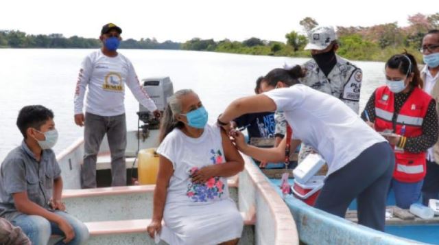 AMLO desoye al INE y presume vacunación anti covid-19 en el inicio de campañas