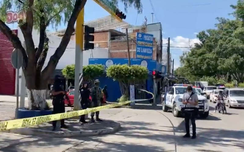 León: Un muerto y dos heridos tras ola de ataques a módulos de policía