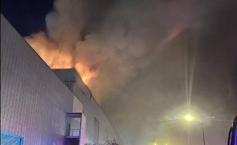 Cierre temporal de Plaza Altabrisa por incendio en área de cines