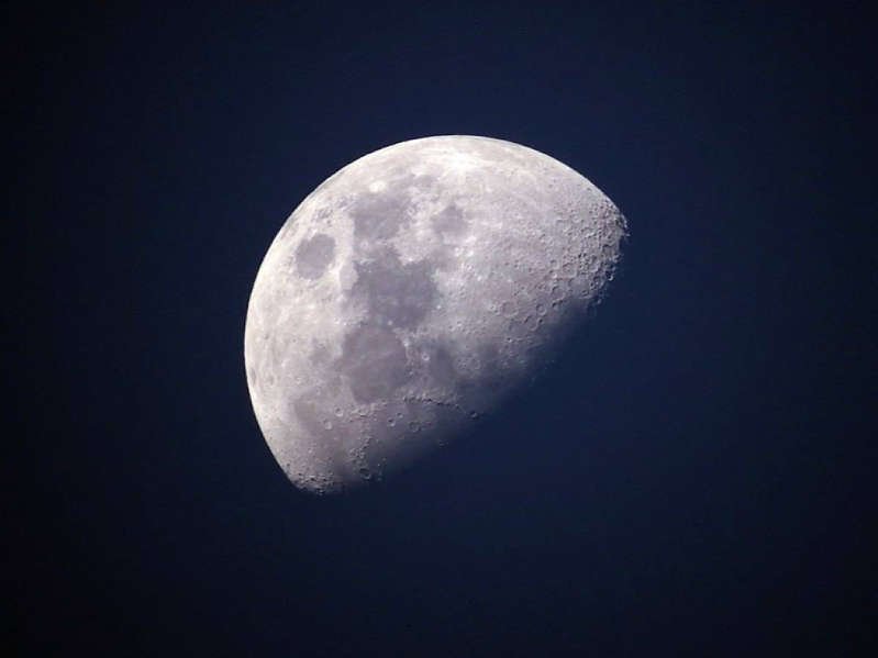 Científicos chinos revelan extraño pasado de la Luna