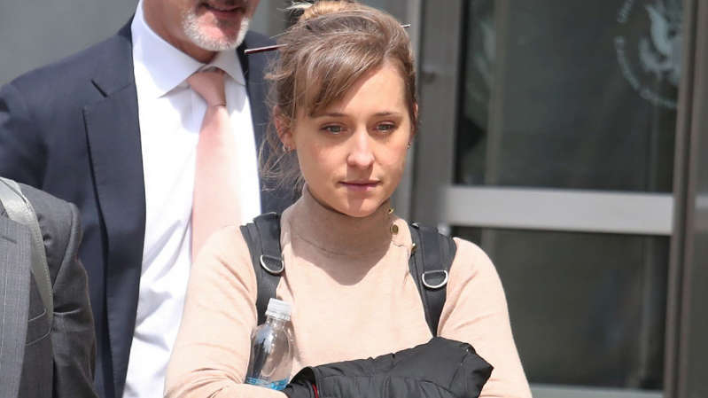 Allison Mack recibe condena de 3 años de prisión por caso NXIVM