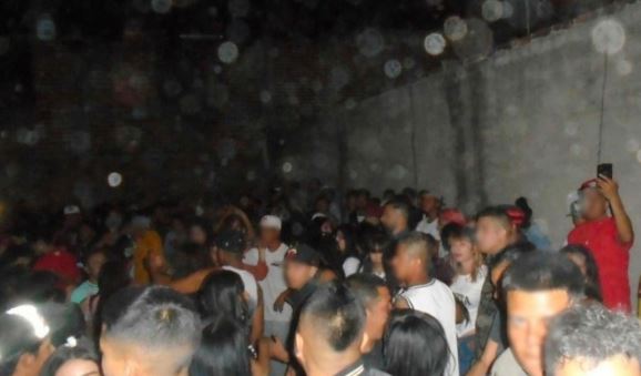 Pese a emergencia por Covid-19, siguen los bailes sonideros en León