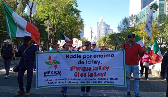 “¡Nadie por Encima de la Ley!”: Trabajadores marchan en CDMX por la justicia y la democracia