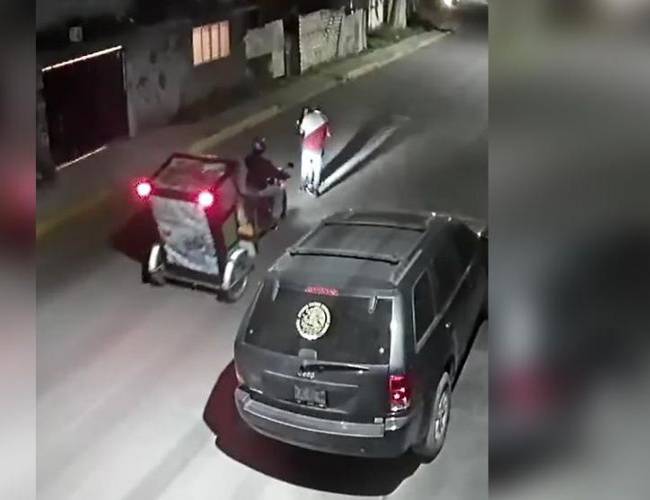 Mototaxista salva a mujer de ser secuestrada en Edomex