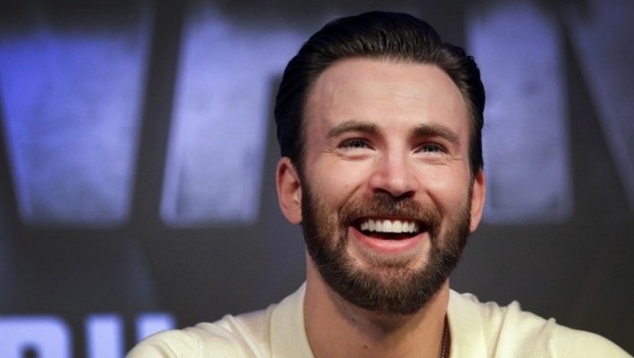 Chris Evans publica sin querer su ‘pack’ en Instagram