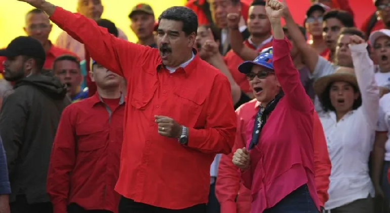 Maduro pide a fuerzas armadas mantenerse leales y unidas