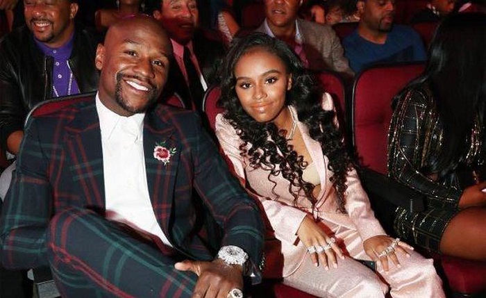 Hija de Floyd Mayweather descubre a su novio con otra y la apuñala