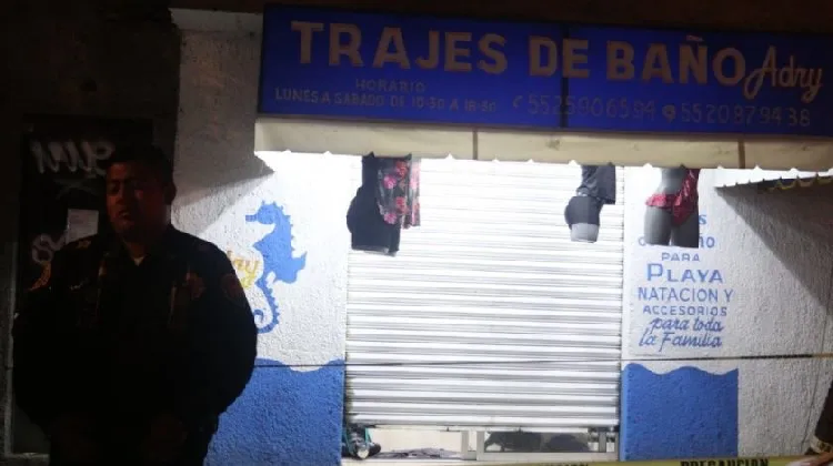 CDMX: De al menos 4 tiros, matan a mujer en tienda de trajes de baño