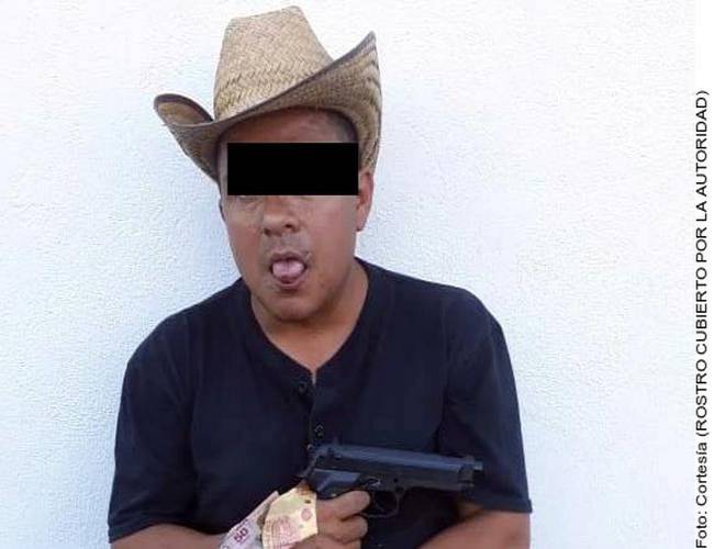 Sujeto asalta sucursal de Banco Azteca con una pistola de juguete