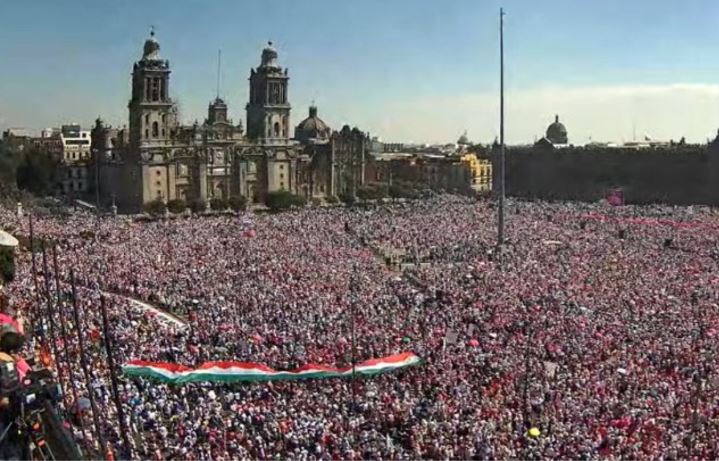 AMLO minimiza y critica marcha en defensa del INE y ofende a los que participaron