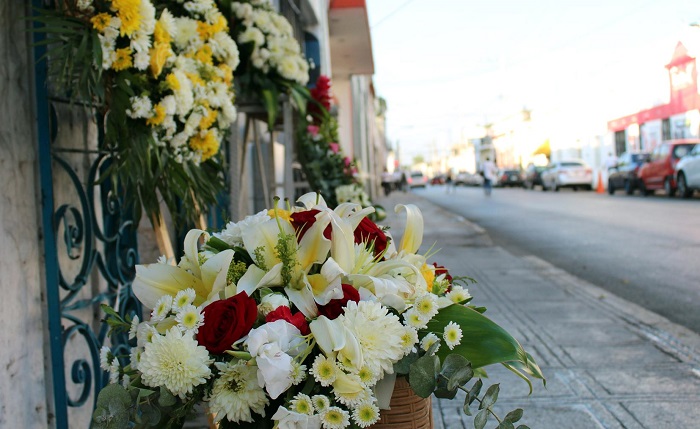 Denuncian estafa de florería meridana en el día de las madres