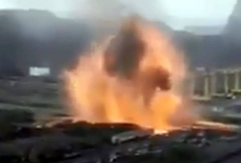 (VÍDEO) Fuerte explosión en acerera en Michoacán