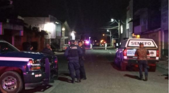 Dos muertos y 16 lesionados deja ataque a bar en Uruapan