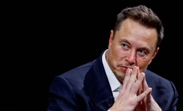 Musk pierde 25,000 millones de Dlls. tras caída de acciones de Tesla