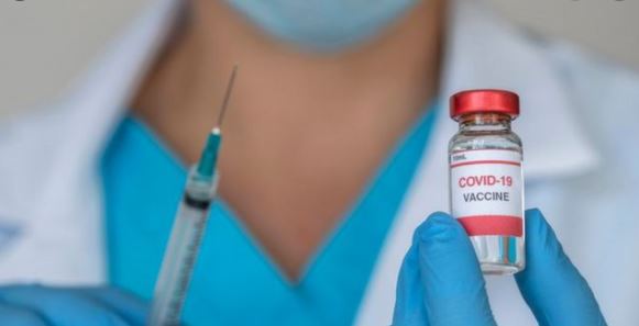 Vacunación contra Covid-19 es voluntaria y sin riesgo: gobierno federal