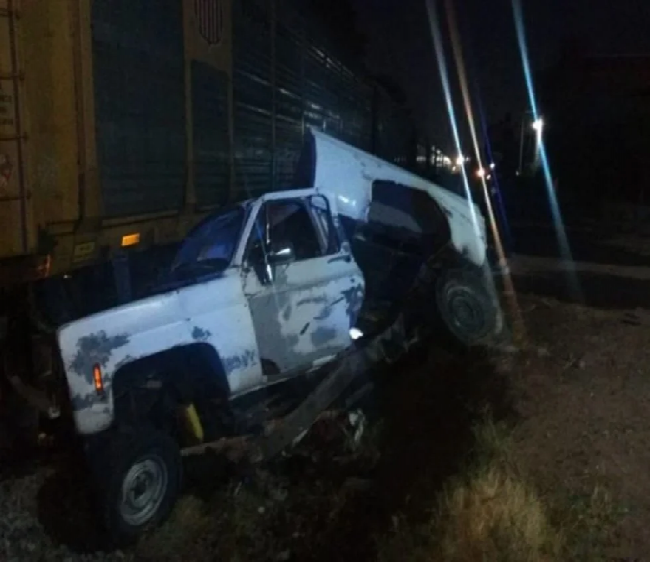 Hombre de 70 años quiere ganar al tren pero pierde, en Aguascalientes