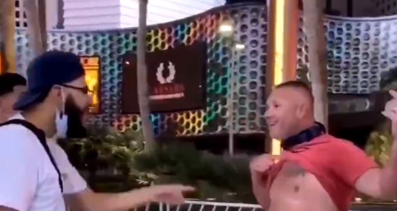 Mexicanos, con corrido de fondo, dan golpiza a racista que los llamó “sucios” en las Vegas