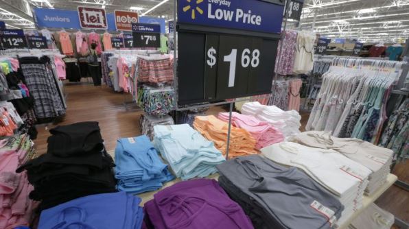 Walmart se lanza a vender ropa usada por primera vez en su historia