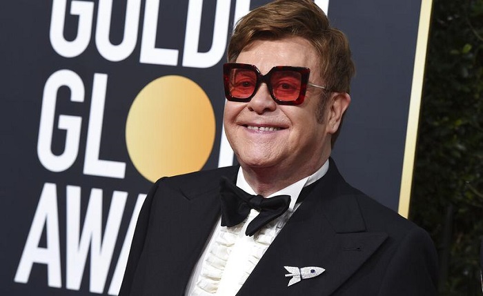 Elton John interrumpe concierto en Nueva Zelanda por neumonía
