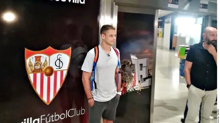 "Chicharito” no acudió a entrenamiento con el Sevilla
