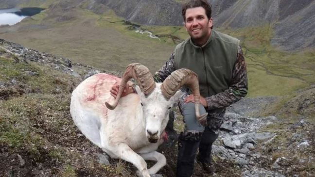 Hijo de Donald Trump mata a animal en peligro de extinción