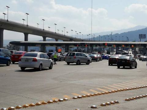 Pese a pandemia aprovechan primer puente para salir de CDMX