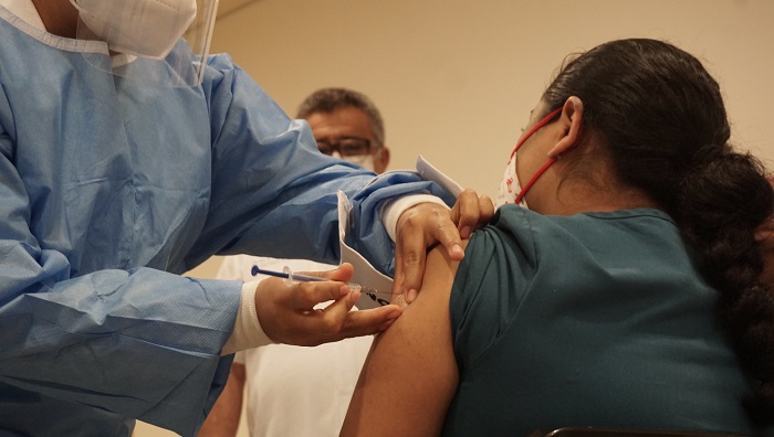 Yucatán: Para evitar "colados" en vacunación se tomará en cuenta la lista federal