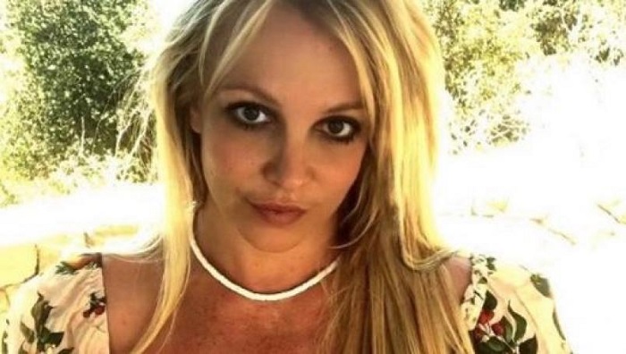 Britney Spears se muestra "sin maquillaje" y luce irreconocible