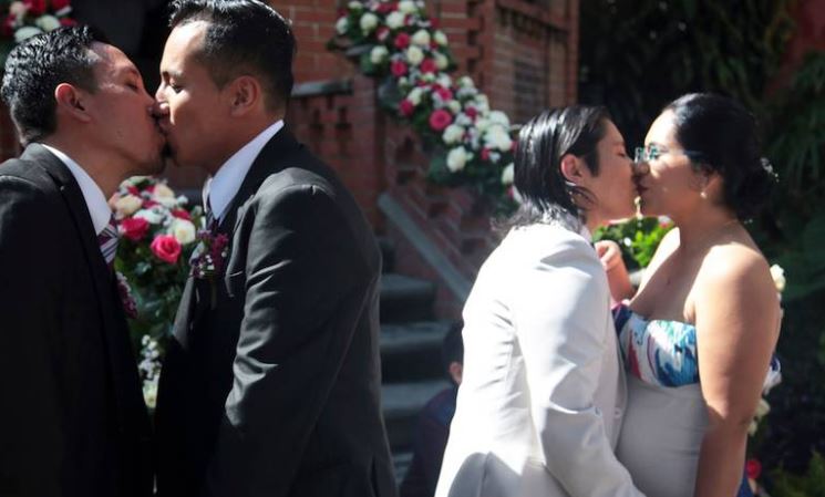 Campeche: Tres parejas homosexuales se casan en San Baltazar