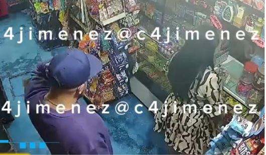 (VÍDEO) CDMX: Captan a acosador; tomaba fotos bajo la falda de una mujer