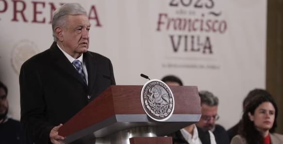 AMLO contradice a empresarios: "Reconstrucción de Acapulco será en menos de 2 años"