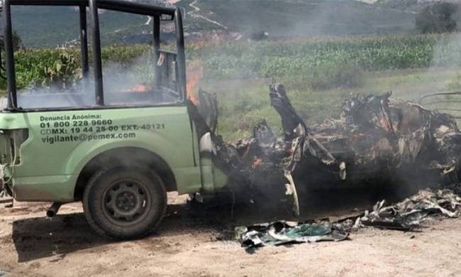 ¡Paz y amor! Huachicoleros queman autos y agreden a la Guardia Nacional