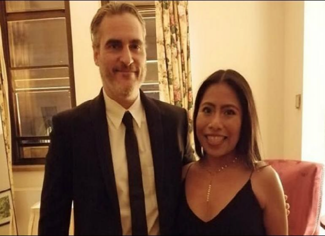 Yalitza Aparicio presume su foto junto al villano "Joker"