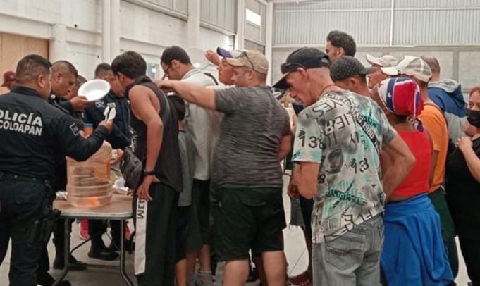 Nuevo abandono masivo de migrantes, ahora más de 200 en bodega de Edomex