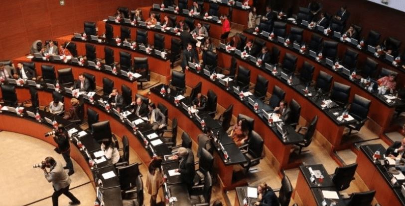 Senadores estudian maestrías y doctorados, pero pagados con tus impuestos