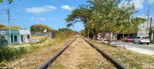Pese a amparos, AMLO pide acelerar obras del Tren Maya en Campeche