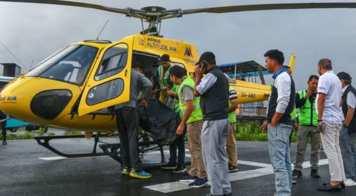 Mueren cinco mexicanos en accidente de helicóptero; iban al Everest