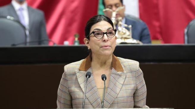 AMLO “demuestra que no cree en las instituciones”, presidenta de la Cámara de Diputados