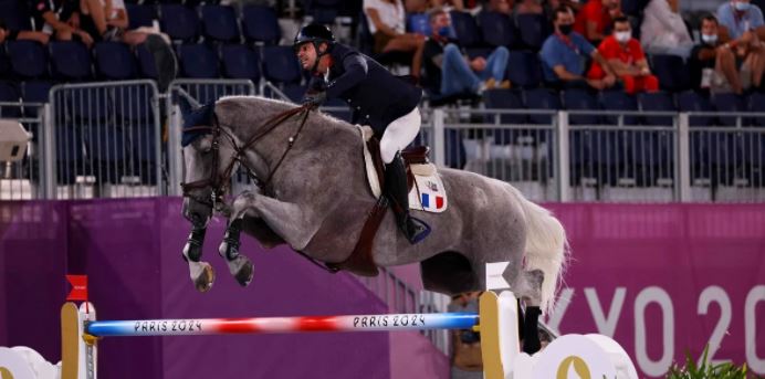 Entrenadora alemana golpea a un caballo y es expulsada de Tokio 2020