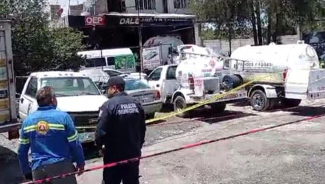 Tlaxcala: Mueren dos hombres al limpiar autotanque de pipa de gas