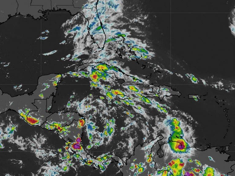 Conagua actualiza estado de la zona de baja presión en el Mar Caribe