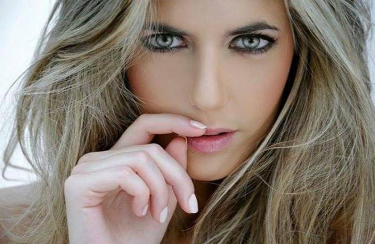 Ex Miss Universo Uruguaya posa en portada Playboy México