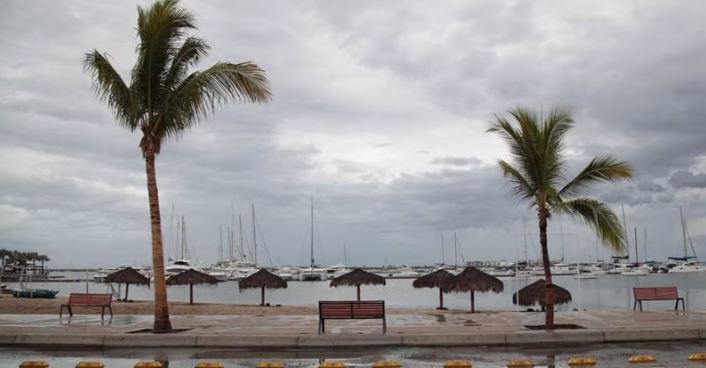 Yucatán, Cuba y Florida, en alerta por baja presión en el Caribe