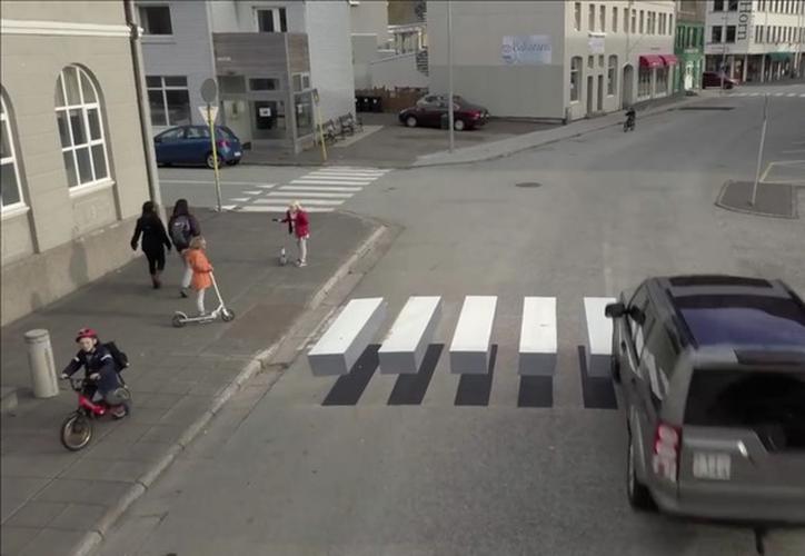 Estudiante diseña paso peatonal 3D en EE.UU.