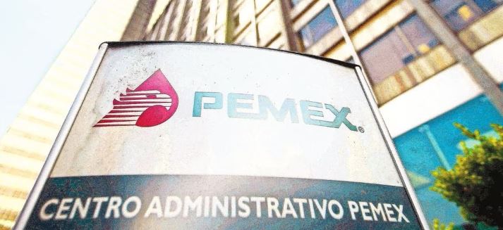 Pemex se convierte en la petrolera más endeudada ¿Quieres invertir allá?